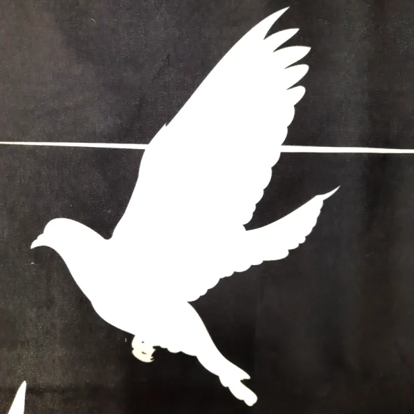 کتیبه مخمل با شعار قربون کبوترای حرمت امام حسن عمودی تک عددی