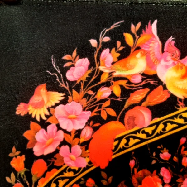 کتیبه چایخانه محرم مخمل با شعار چای خانه حضرت ابا عبدالله الحسین شعر سماوری که به بزم حسین میجوشد بخار رحمت آن جرم خلق میپوشد