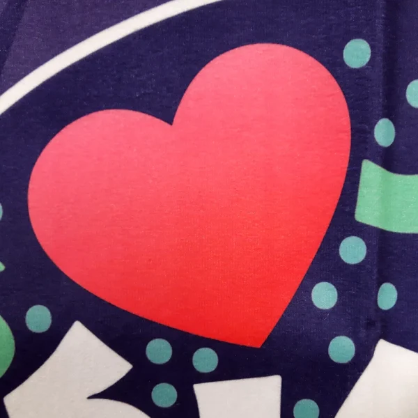 کتیبه نیمه شعبان کودک پاناما با شعار یا مهدی ادرکنی امام زمان خوبم قدر تورو میدونم زمینه بنفش