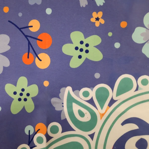 کتیبه نیمه شعبان کودک مخمل با شعار اللهم عجل لولیک الفرج زمینه گل و برگ زمینه بنفش