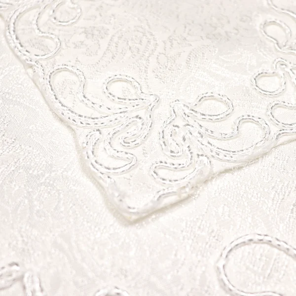 جانماز شکوه دوتیکه نگین دار سایز کوچک رنگ سفید 24*24 کد 0355