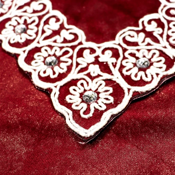 جانماز مخمل دوتیکه نگین دار سایز بزرگ رنگ زرشکی 36*36 کد 0351