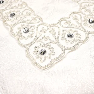 جانماز شکوه دوتیکه نگین دار سایز بزرگ رنگ سفید 36*36 کد 0353