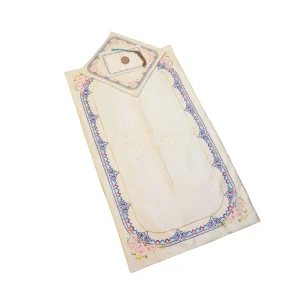 سجاده جانماز مخمل سه تیکه طرح گل کرم کد 0581