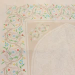 سجاده جانماز مخمل سه تیکه طرح بهشت کرم کد 0588